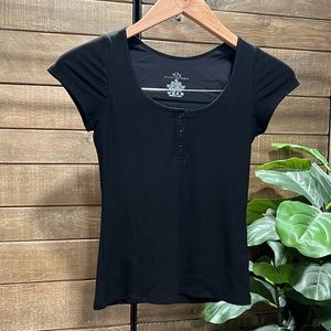 Klassy Network Henley tshirt Brami